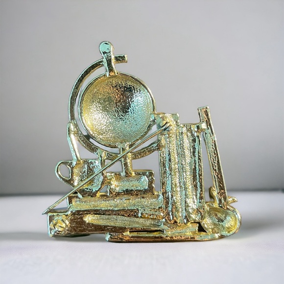 Vintage AJC Globe Books Signed Brooch - Picture 2 of 3